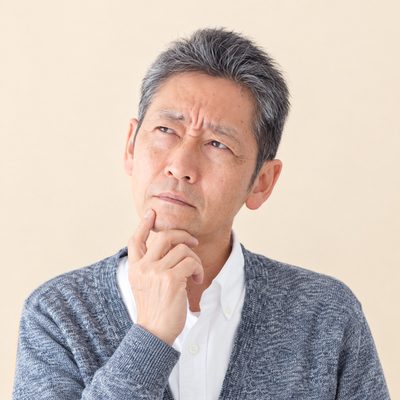 悩むオーナー